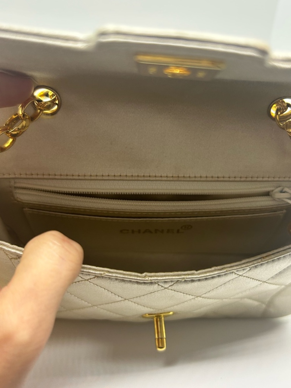 CHANEL Vintage Mini Diana Satin Flap Bag - Picture 11 of 15
